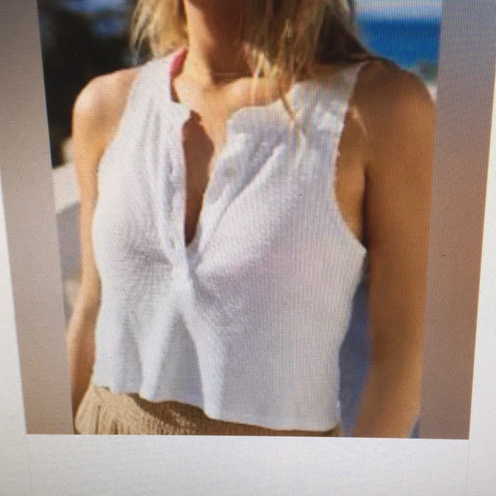 AERIE/WHITE-SUNSPUN RAW EDGE ARMS 4 BUTTON FRONT WAFFLE CROP TOP